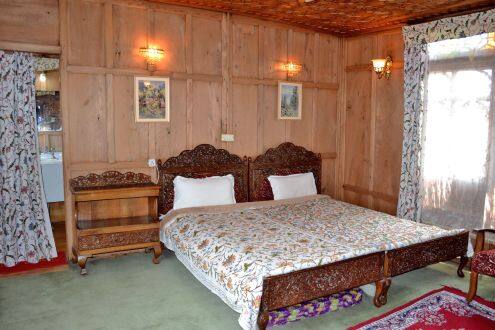 Hunza Houseboat, Srinagar 2